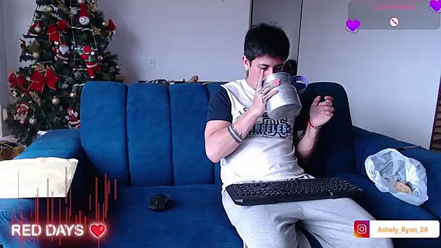 Snapshot of ashely_ryan24 chatting on 24, 11, 2025 ashely ryan24 online show from 24, 11, 2025