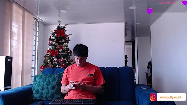 Snapshot of ashely_ryan24 chatting on 21, 11, 2025 ashely ryan24 online show from 21, 11, 2025