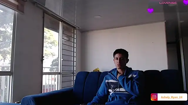 Snapshot of ashely_ryan24 chatting on 7, 11, 2025 ashely ryan24 online show from 7, 11, 2025