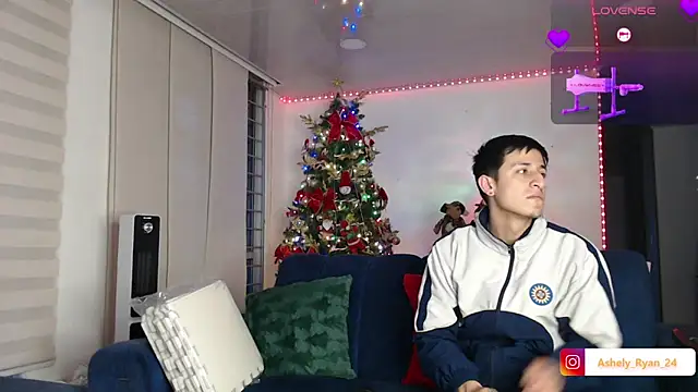 Snapshot of ashely_ryan24 chatting on 19, 11, 2025 ashely ryan24 online show from 19, 11, 2025