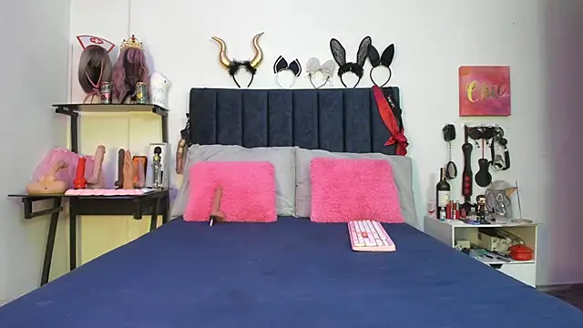 Snapshot of emmily_giraldo chatting on 15, 11, 2025 emmily giraldo online show from 15, 11, 2025