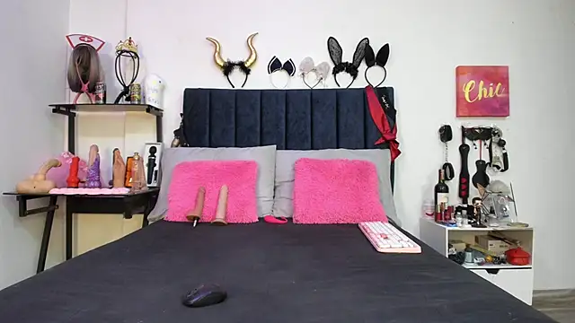 Snapshot of emmily_giraldo chatting on 31, 10, 2025 emmily giraldo online show from 31, 10, 2025