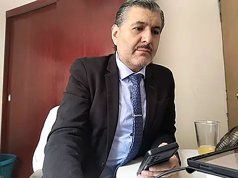 Snapshot of BushBator chatting on 26, 2, 2025 BushBator online show from 26, 2, 2025