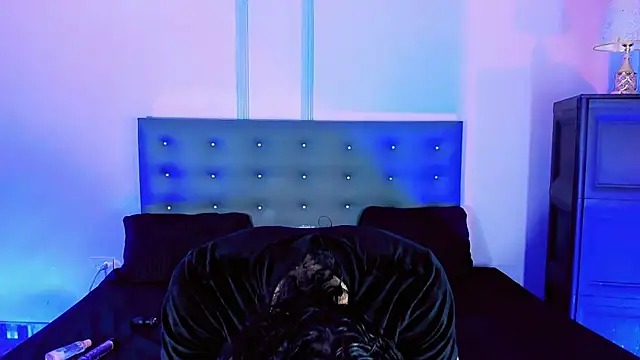 Tiffany moonblack online show from 27, 11, 2025