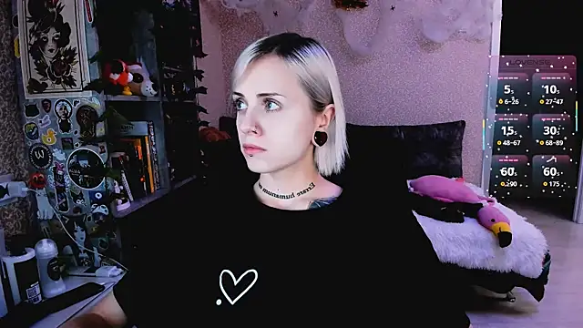 NaniMoore online show from 6, 11, 2025