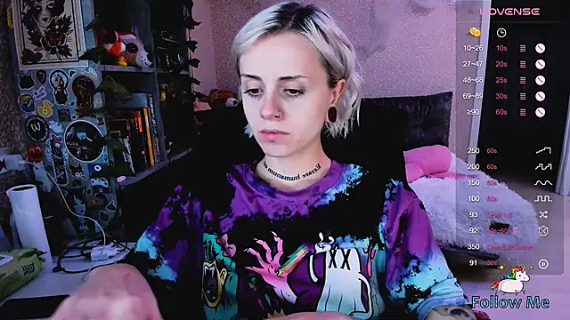 NaniMoore online show from 16, 10, 2025