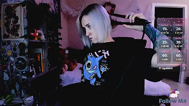 NaniMoore online show from 8, 11, 2025