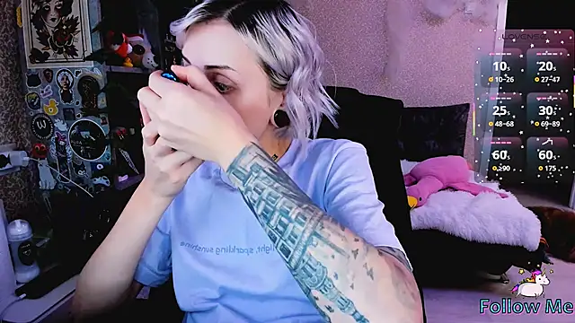 NaniMoore online show from 2, 11, 2025