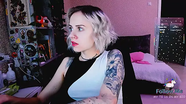 NaniMoore online show from 18, 12, 2025