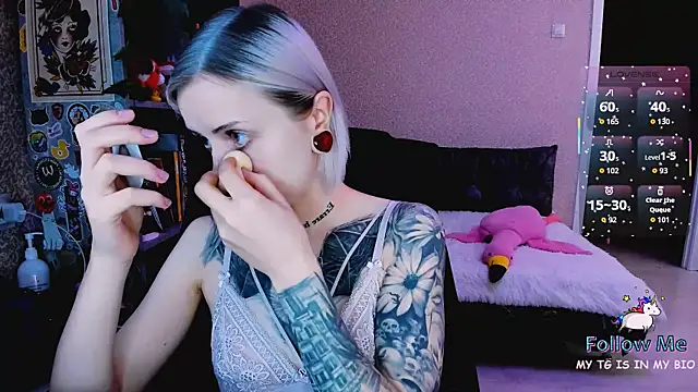 NaniMoore online show from 14, 12, 2025