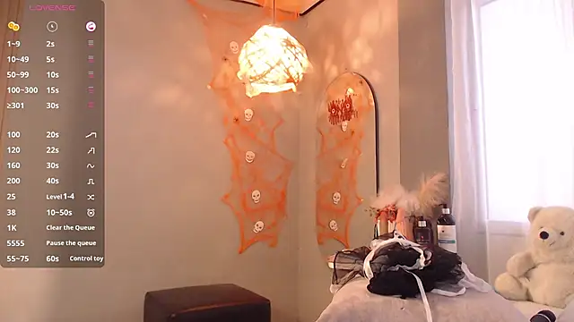 Thayssa ross online show from 21, 10, 2025