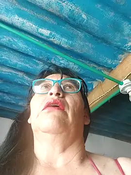 clarita 01 online show from 4, 2, 2026