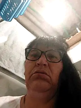 Snapshot of clarita_01 chatting on 10, 7, 2026 clarita 01 online show from 10, 7, 2026