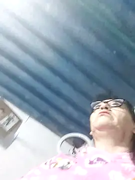 clarita 01 online show from 21, 4, 2026