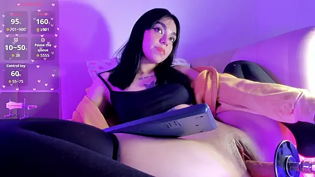 Connie Cherxx online show from 4, 3, 2026