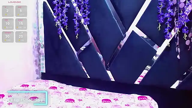 Emmily Walker online show from 27, 3, 2026