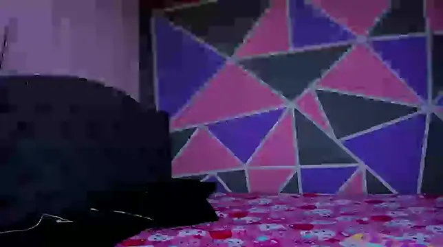 Emmily Walker online show from 9, 4, 2026