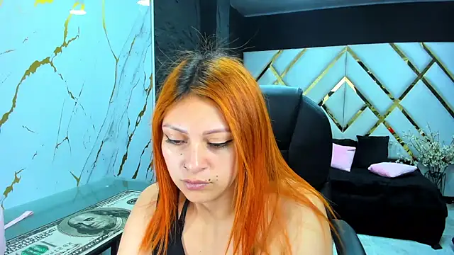 Emmily Walker online show from 8, 11, 2025