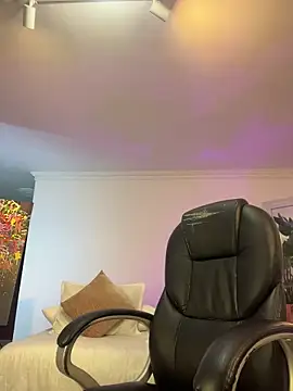 JANYLOVE   online show from 13, 5, 2026
