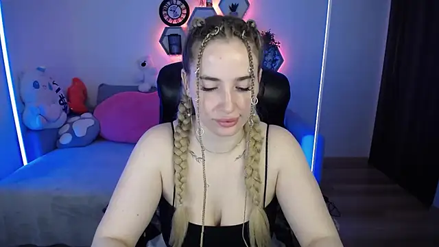 Snapshot of SabrinViolet chatting on 16, 5, 2026 SabrinViolet online show from 16, 5, 2026