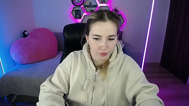 SabrinViolet online show from 4, 2, 2026