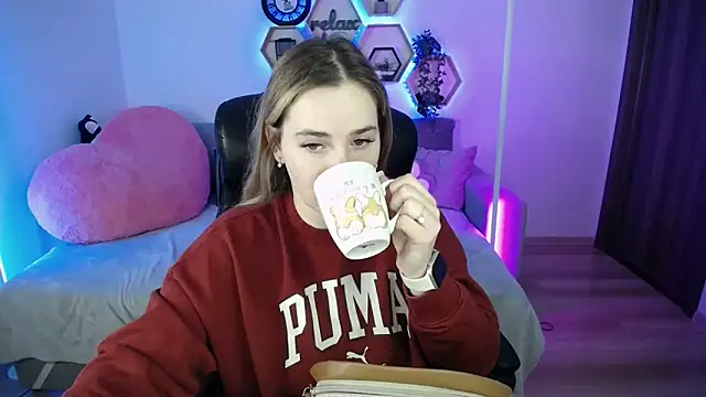 SabrinViolet online show from 6, 2, 2026