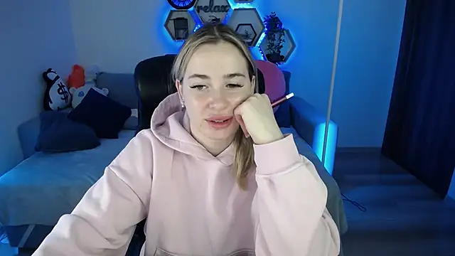 SabrinViolet online show from 9, 11, 2025