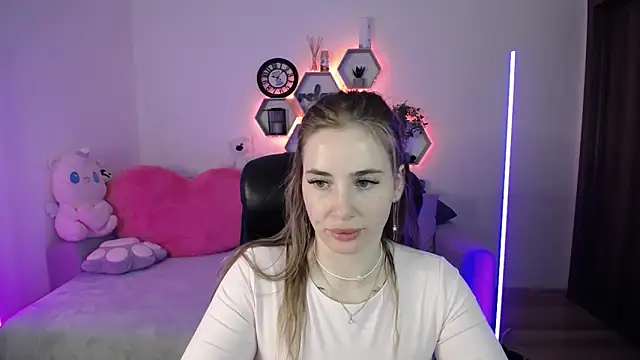 SabrinViolet online show from 17, 4, 2026