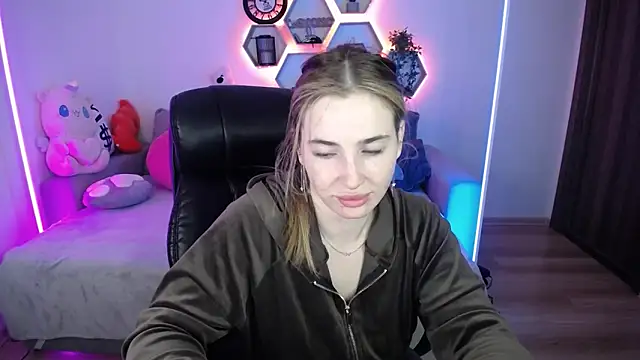 Snapshot of SabrinViolet chatting on 12, 5, 2026 SabrinViolet online show from 12, 5, 2026