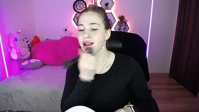 Snapshot of SabrinViolet chatting on 4, 5, 2026 SabrinViolet online show from 4, 5, 2026