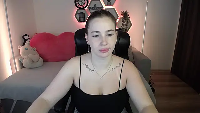 SabrinViolet online show from 13, 7, 2026