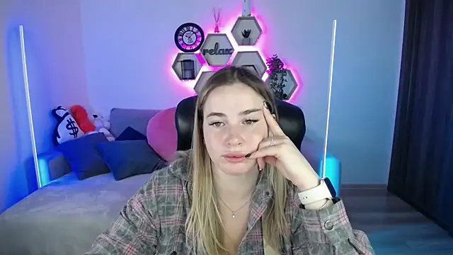 SabrinViolet online show from 12, 9, 2025