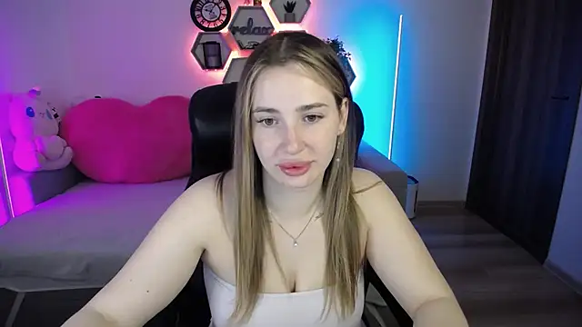 SabrinViolet online show from 19, 6, 2026