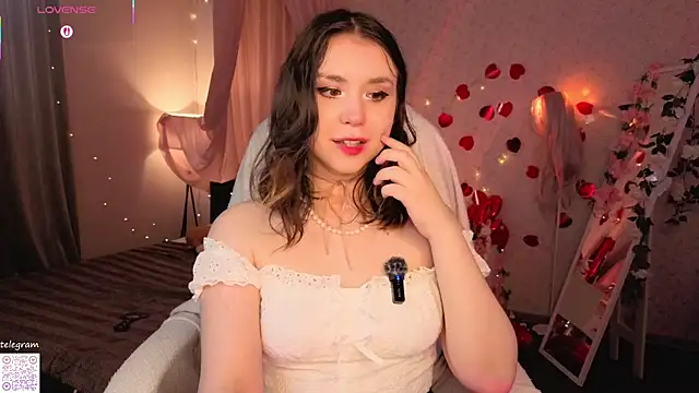 lilly Cherry  online show from 8, 5, 2026
