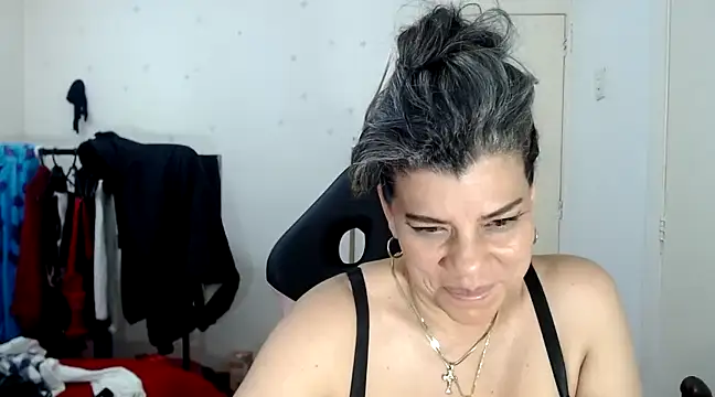 vikyadams online show from 5, 3, 2025