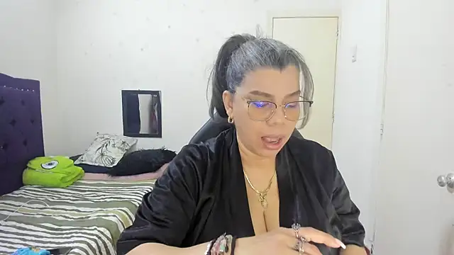 vikyadams online show from 1, 12, 2025