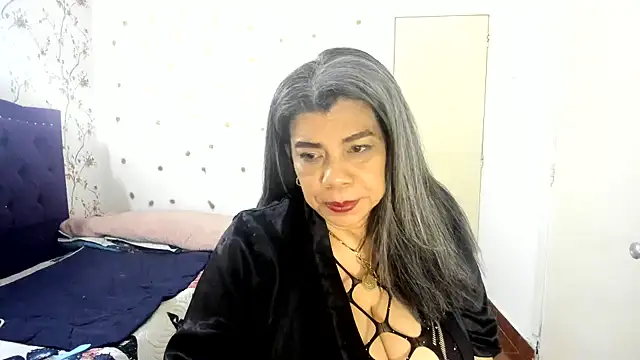 Snapshot of vikyadams chatting on 25, 6, 2026 vikyadams online show from 25, 6, 2026