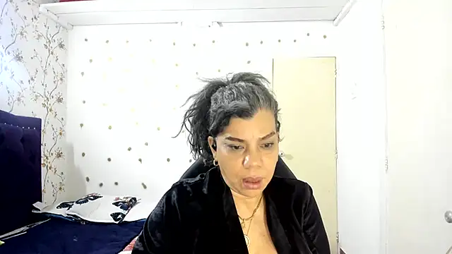Snapshot of vikyadams chatting on 25, 6, 2026 vikyadams online show from 25, 6, 2026
