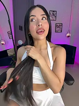 Luna  Ponce online show from 18, 4, 2026