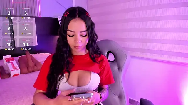 Snapshot of Violet_spencer chatting on 2, 5, 2026 Violet spencer online show from 2, 5, 2026