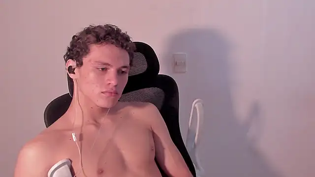 Snapshot of laurent_nova chatting on 25, 4, 2026 laurent nova online show from 25, 4, 2026