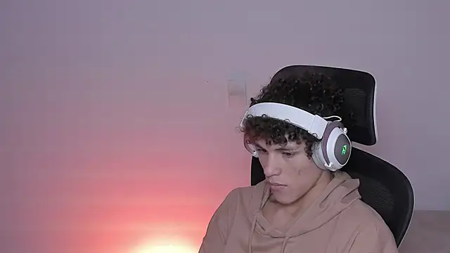 laurent nova online show from 8, 10, 2025