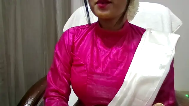 Snapshot of Queenhimanshi chatting on 19, 11, 2025 Queenhimanshi online show from 19, 11, 2025