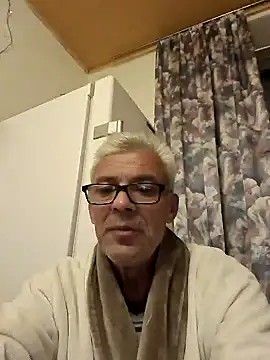Picolo4111 online show from 4, 10, 2025