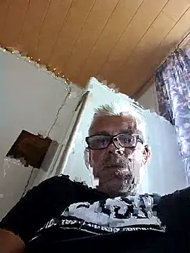 Picolo4111 online show from 18, 9, 2025