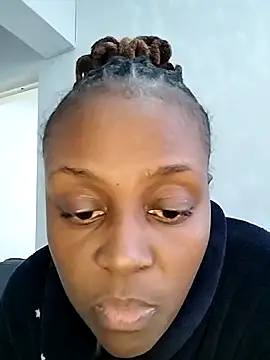 Snapshot of SlutyQueen32 chatting on 13, 6, 2026 SlutyQueen32 online show from 13, 6, 2026