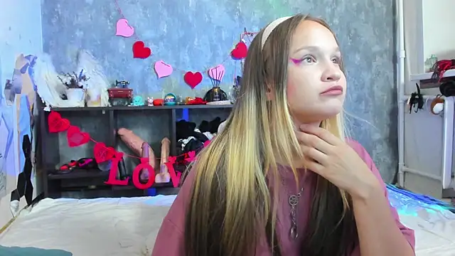 Snapshot of _provocatemur chatting on 16, 10, 2025 provocatemur online show from 16, 10, 2025