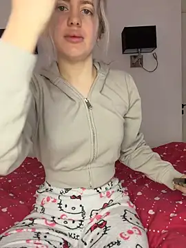 Holly-Glamour online show from 12, 4, 2026