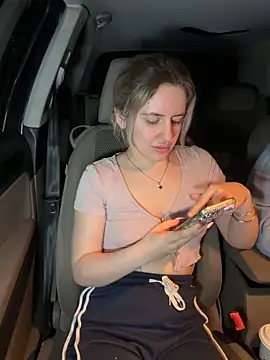 Snapshot of Holly-Glamour chatting on 23, 5, 2026 Holly-Glamour online show from 23, 5, 2026