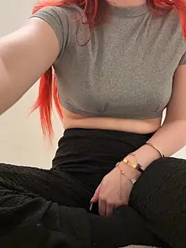 Holly-Glamour online show from 16, 10, 2025